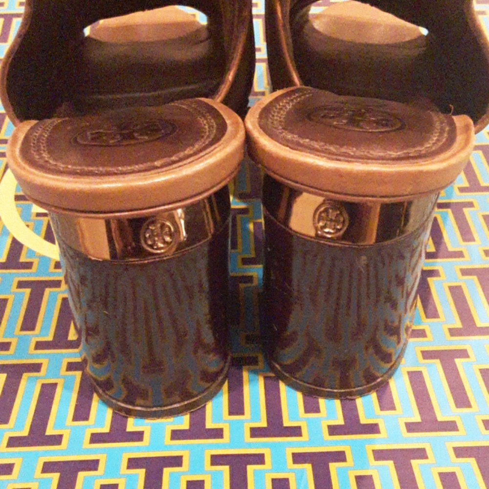 TORY BURCH PEEP TOE SANDAL 8.5